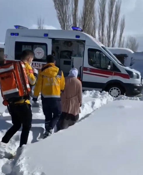 Karlı yollara rağmen