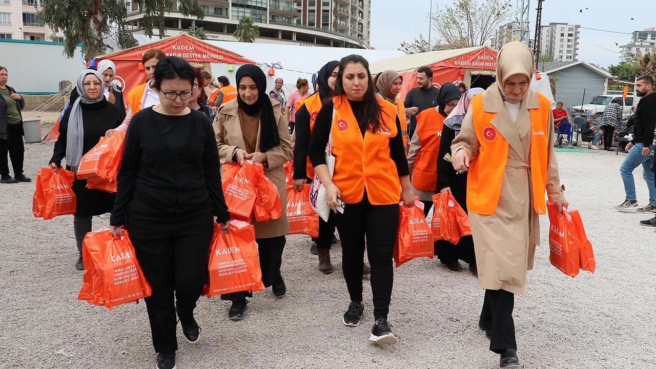 KADEM deprem bölgesindeki kadınlara kol kanat geldi