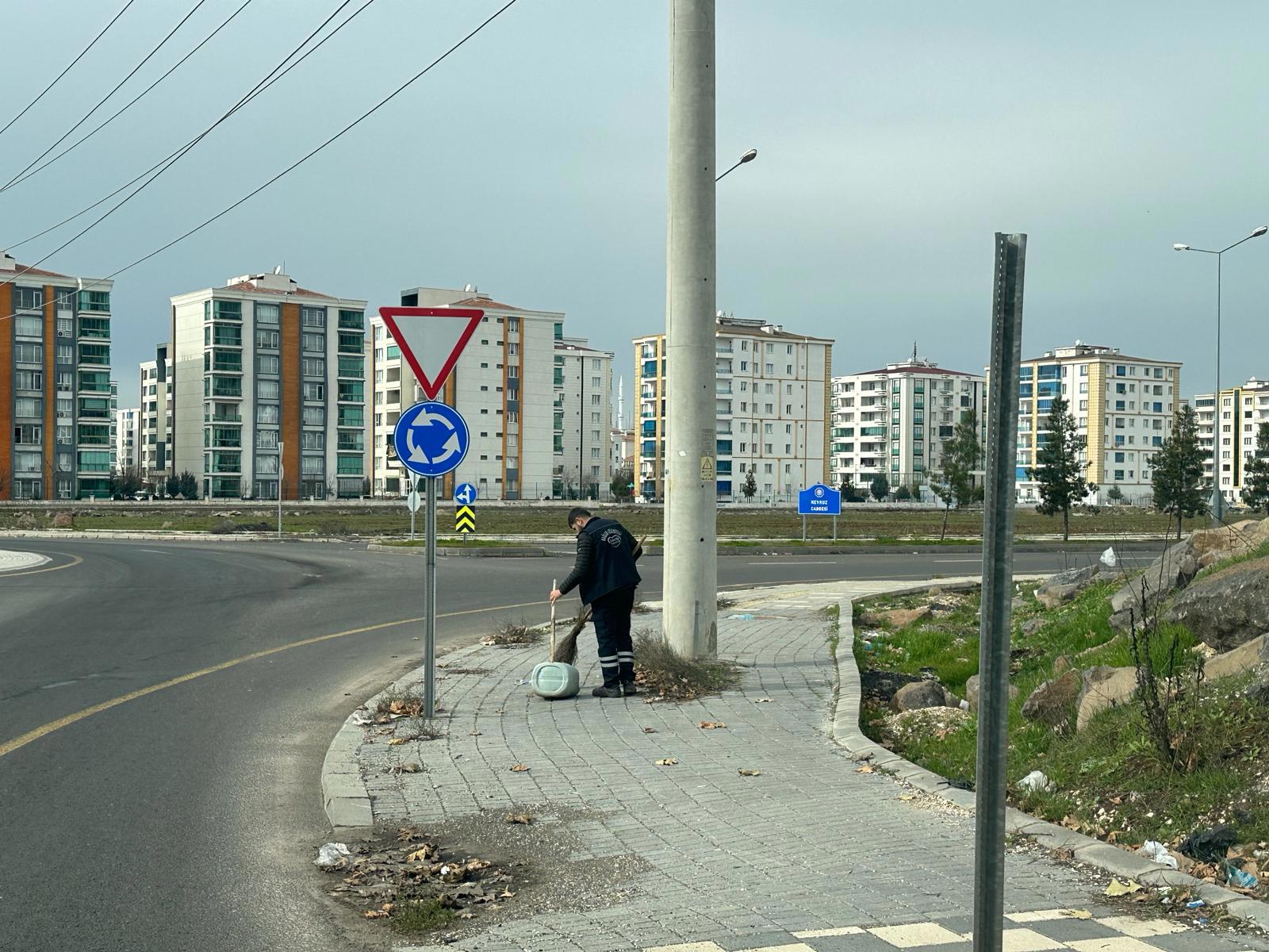 Bağlar Belediyesi'nden eski Siverek Caddesi'nde genel temizlik uygulaması