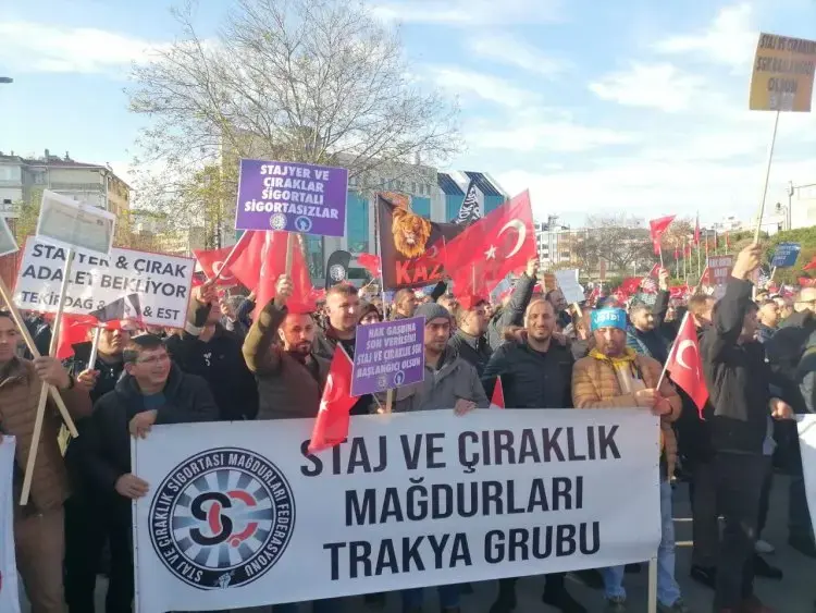 Staj ve Çıraklık Sigortası mağdurları Kartal'da seslerini duyurdu