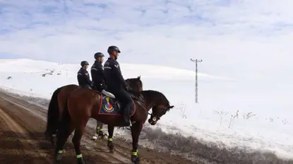 Komandolar ve atlı birlikler devriye görevleriyle kaçakçılığı önlemeye çalışıyor