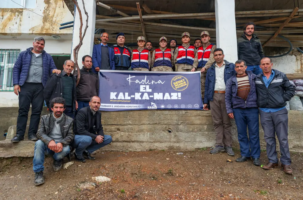 Diyarbakır'da kadın astsubaylar'dan erkeklere 