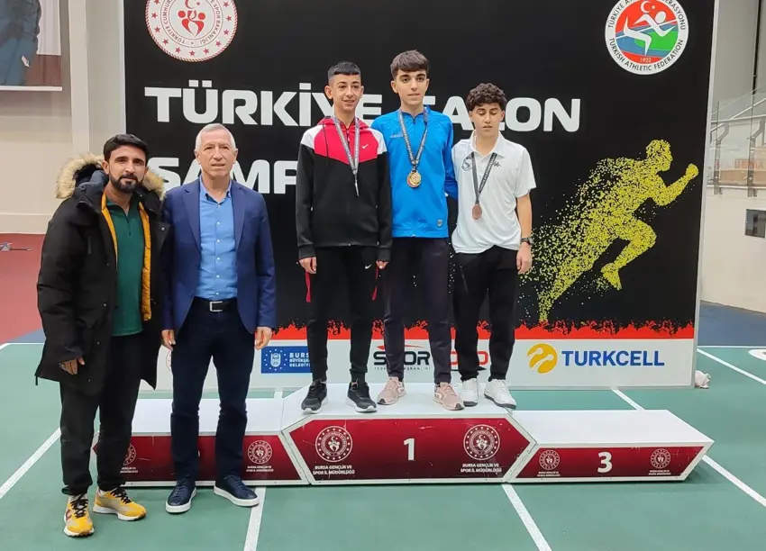 Diyarbakırlı sporcu altın madalyayla döndü 