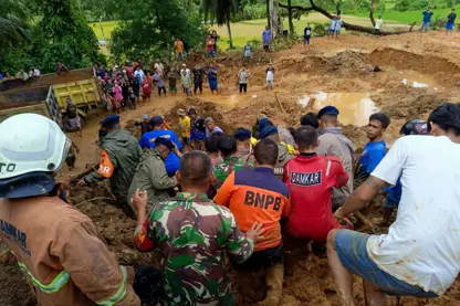 Sel Ve Toprak Kayması: 26 Ölü, 6 Kayıp