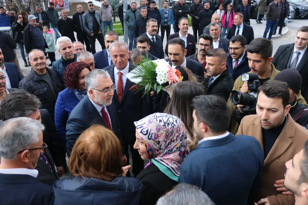 Bakan'dan emeklilere müjde! Emekliye indirim