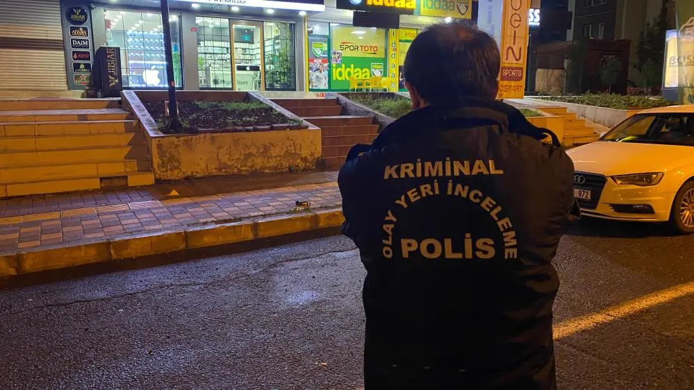 Silahlı çatışma ve panik anları kameralara yansıdı 