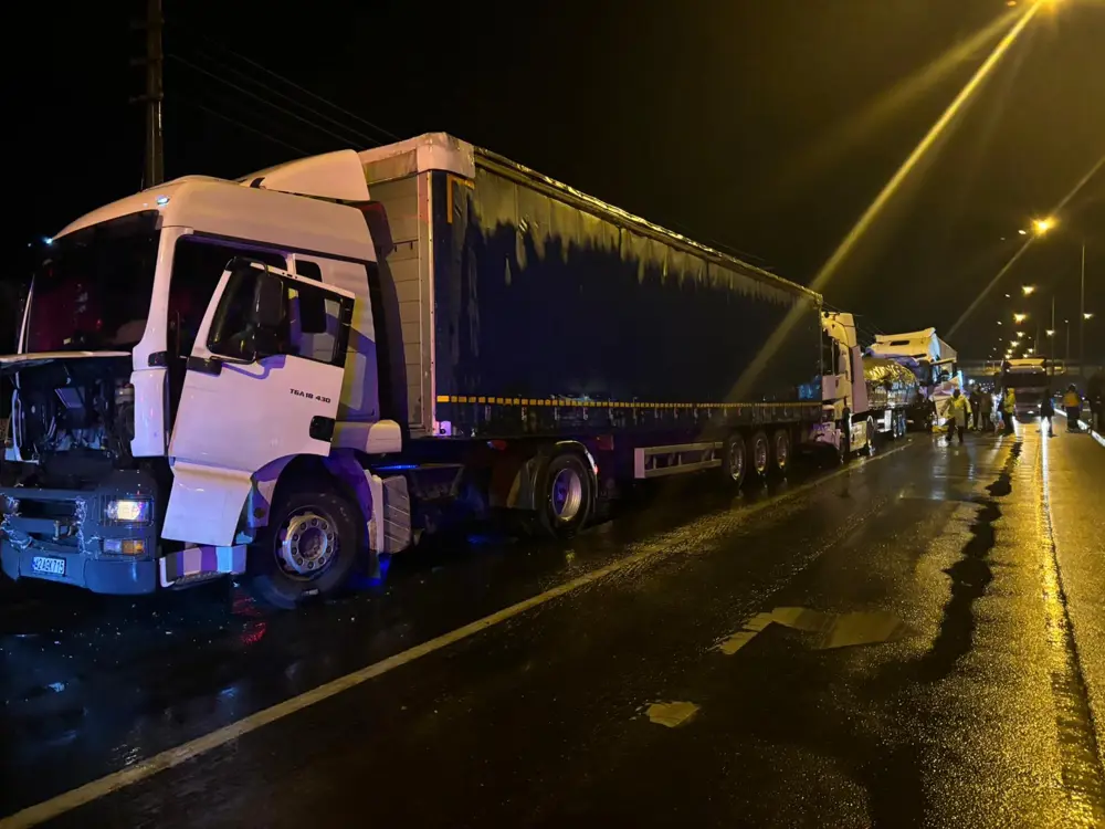 Konya'da 'zincirleme tır' kazası: 1 ölü, 3 yaralı