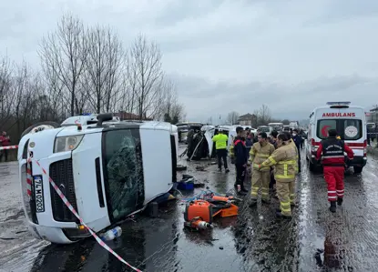 2 işçi servisi çarpıştı