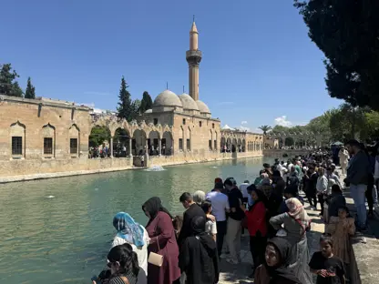 Diyarbakır ne ki Şanlıurfa tıklım tıklım; bayram tatili Güneydoğu'ya yaradı