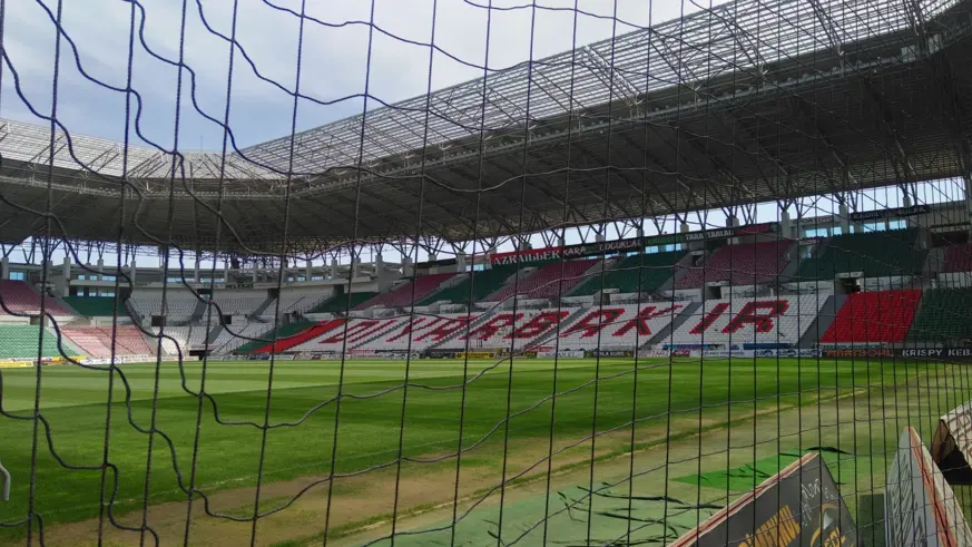 Lider Amedspor için Diyarbakır Stadyumunda hazırlıklar tamam 