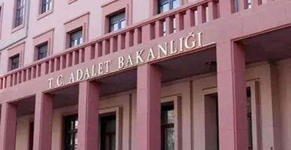 Hızlı klavye kullananlara Adalet Bakanlığı’nda iş! Ayda 35 bin TL maaş verilecek