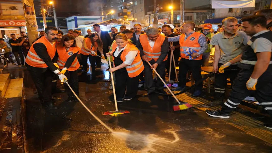 Diyarbakır'da başkanlar temizlik kampanyasına katıldı