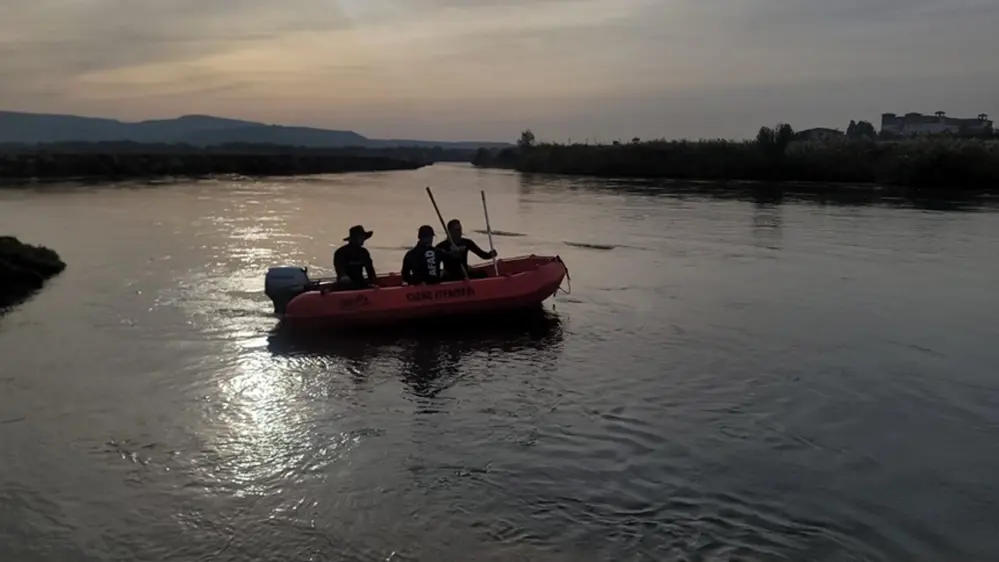 Dicle nehrinde kayıp genci arama çalışmaları sürüyor!