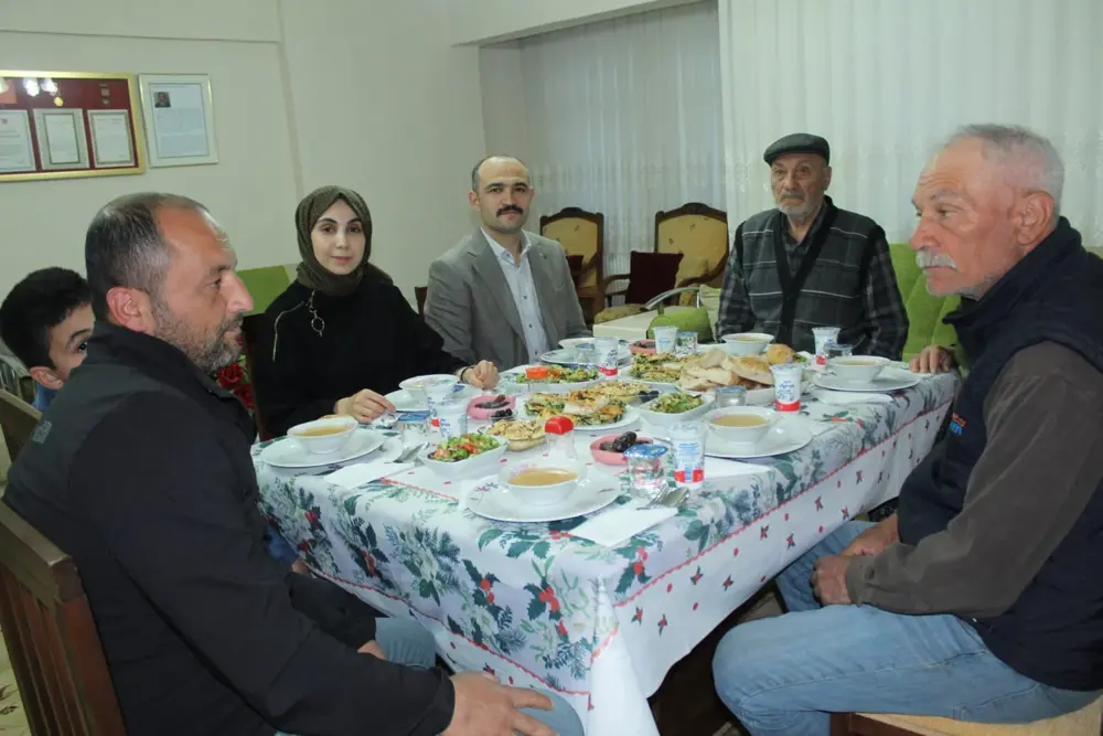 Kaymakam Diyarbakır’da şehit olan şehidin evine misafir oldu