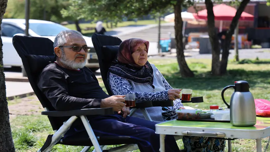 70 yaşındaki çift karavanla Türkiye turunda