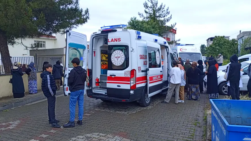 Samsun'da öğrencinin okula getirdiği biber gazı topunun patlamasıyla 25 öğrenci gazdan etkilendi