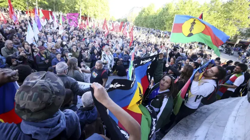 Yeni Kaledonya'da şiddet olayları