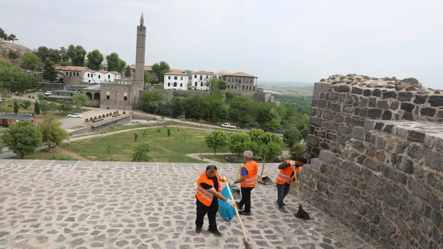 Tarihi mekanlar temizlendi