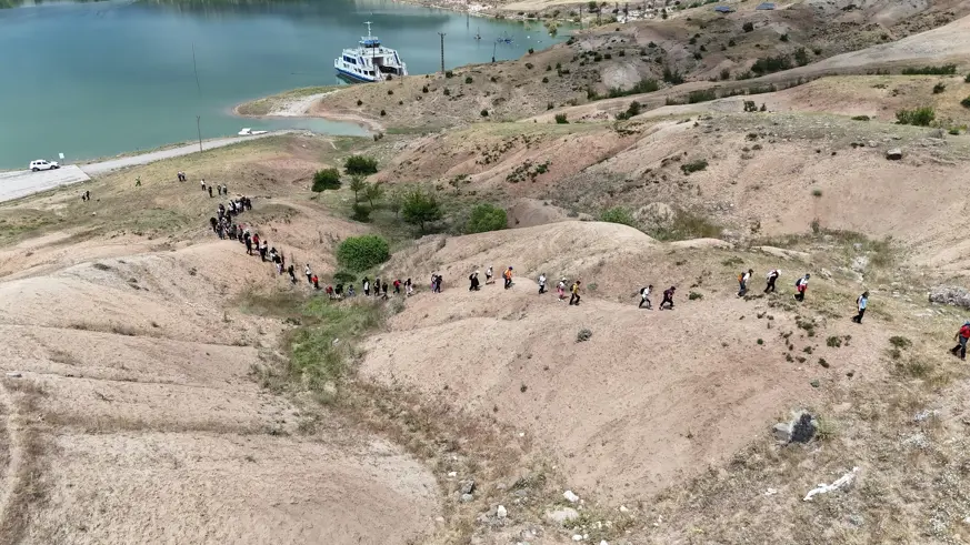 Siverek'in doğa harikası Takoran Vadisi’nde doğa yürüyüşü yapıldı