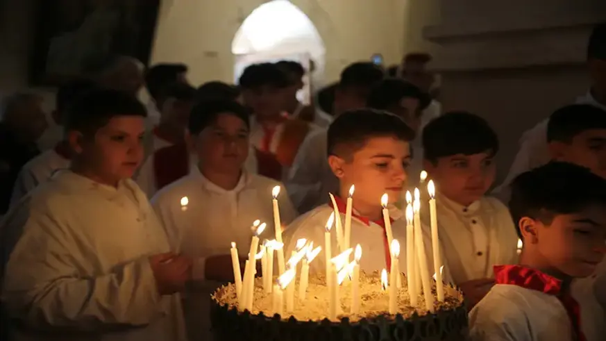 Tarihi kilisede Paskalya ayini düzenlendi