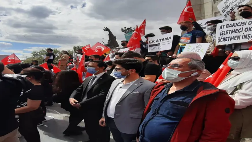 CHP'den atanamayan öğretmenler için miting kararı