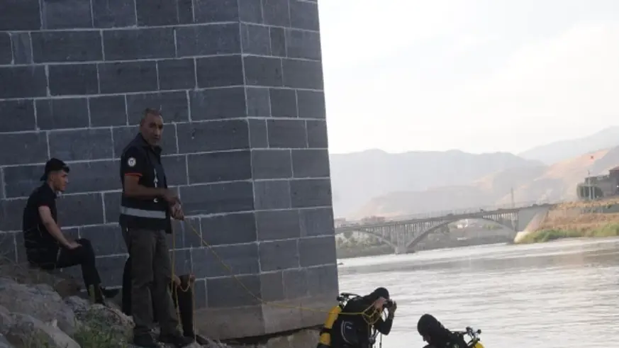 Dicle Nehri'nde kaybolan çocuğun bulunması için arama çalışmaları sürüyor