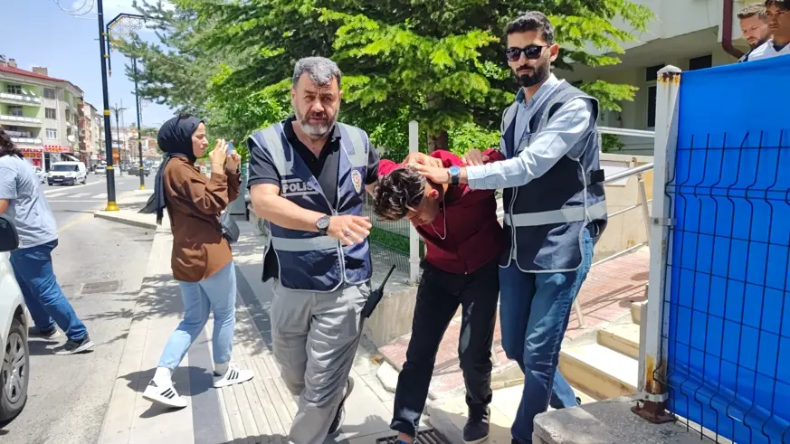 Şarkışla'da çaldıkları motosikletle Kangal'da yakalandılar