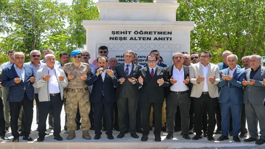 Diyarbakır'da PKK'lı teröristlerce 31 yıl önce şehit edilen Neşe öğretmen anısına anıt yapıldı