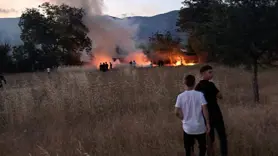 Düğünde atılan havai fişek, araziye düşüp yangın çıkardı