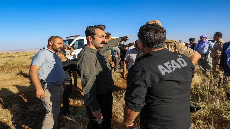 Diyarbakır'ın  Çınar ve Şanlıurfa'nın Viranşehir ilçeleri arasındaki noktada yangın 