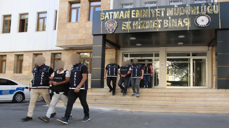 Batman'a uyuşturucu madde sokmak isteyen 3 kişi yakalandı