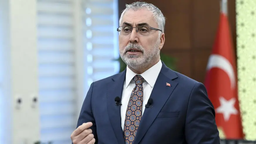 Bakan Vedat Işıkhan: Herkes için fırsat eşitliği ve insana yakışır işi teşvik ettik