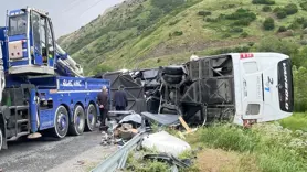 Bitlis'te yolcu otobüsü kaza yaptı 2 ölü