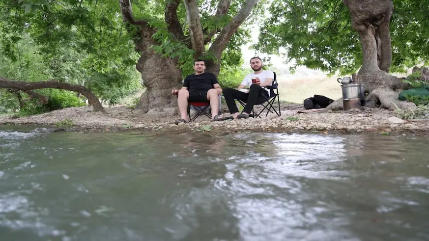 Video - Diyarbakır'lılar sulak ve serin yerleri tercih ediyor