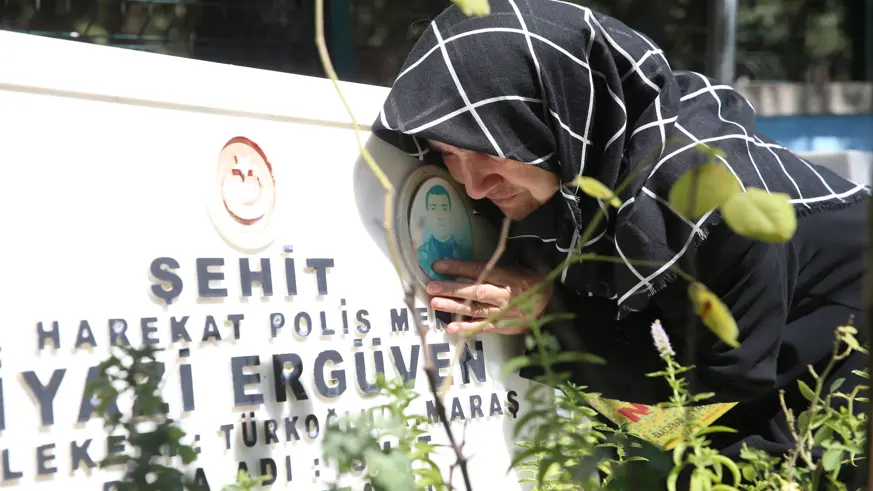  PKK'nın yaraladığı, FETÖ'nün şehit ettiği oğlunun hasretiyle yaşıyor