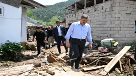 Erzurum kırsalında sel nedeniyle ev ve ahırlar yıkıldı, araçlar zarar gördü