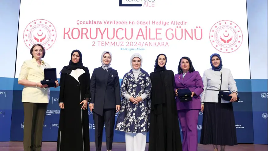 Emine Erdoğan, Gönül Elçileri ve koruyucu ailelerle bir araya geldi