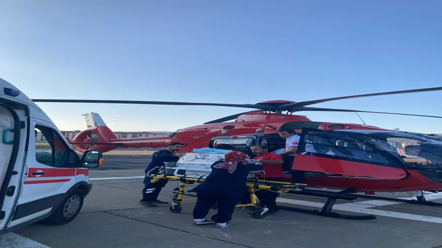 Bingöl'de ambulans helikopter bir günlük bebek için havalandı