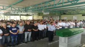 Bingöl'de madde bağımlısı şahsın bıçaklı saldırısında ölen yaşlı adam Mersin'de toprağa verildi