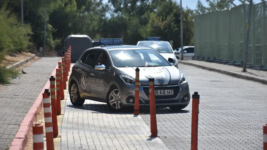 Ehliyet alacaklar dikkat! Direksiyon sınavının sistemi değişiyor ek hak tanınacak