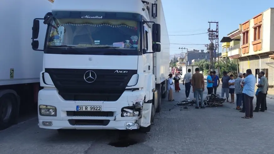 TIR'la çarpışan motosikletin sürücüsü hayatını kaybetti