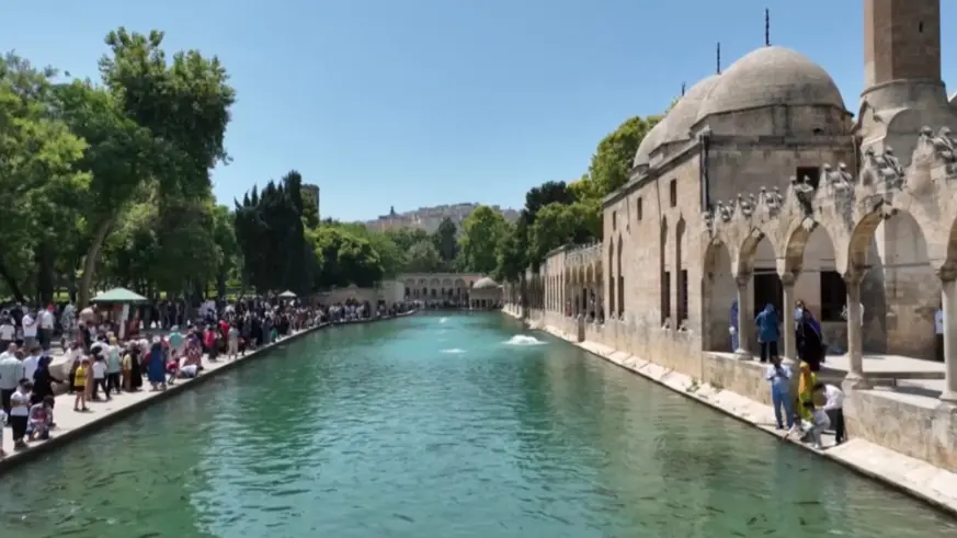 Balıklıgöl'e düşen çocuk kurtarıldı