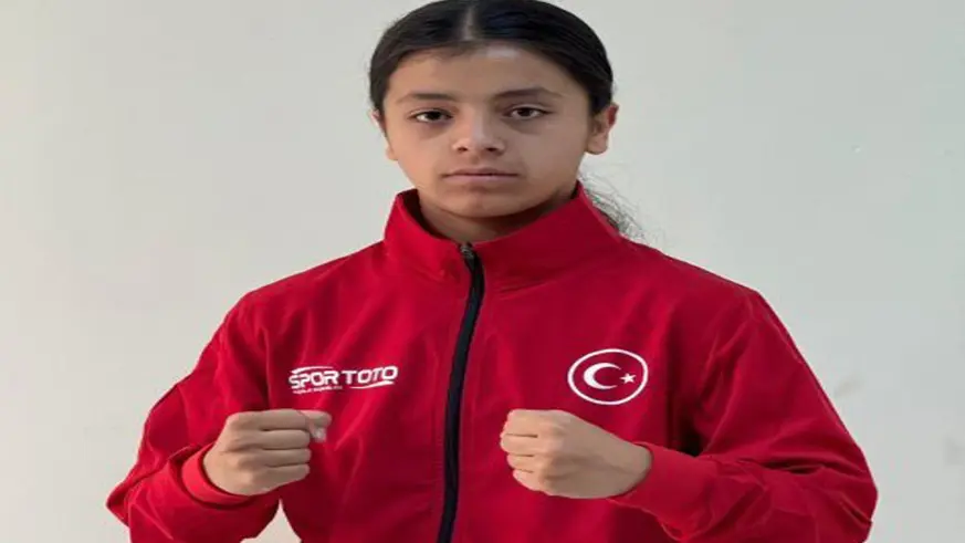 Şırnaklı Asmin, Üst Minikler Avrupa Boks Şampiyonası'nda son 16'da