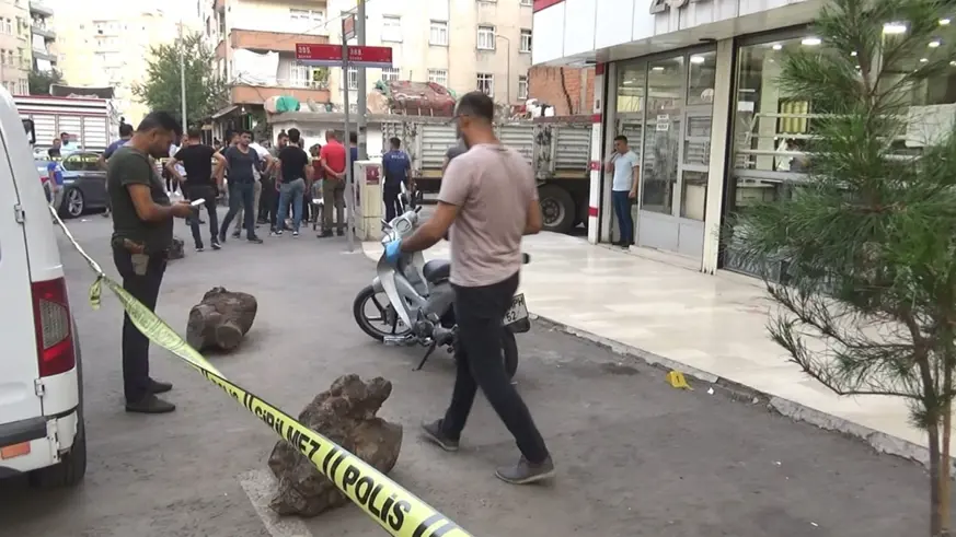 Çınar'da aile arasında vahşet; amca-yeğen öldü, 3 yaralı 