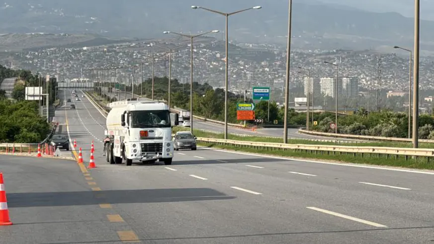 Hatay'da yakıt tankeri işçi servisiyle çarpıştı: 11 yaralı