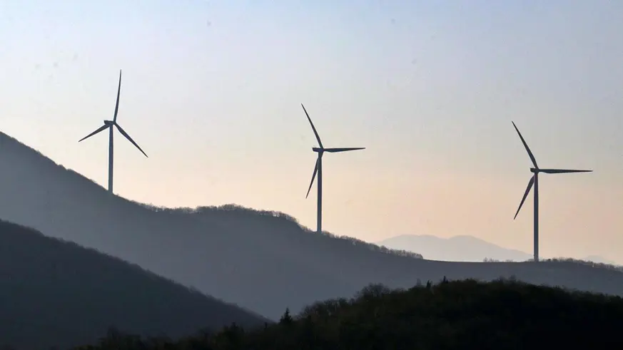 Rüzgar ve güneş enerjisinde kurulu güç 30 bin megavatı geçti