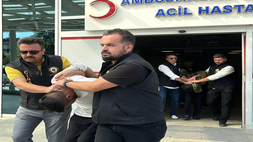 Konya'da iki polisin yaralanmasıyla ilgili yakalanan 3 zanlı adliyeye sevk edildi