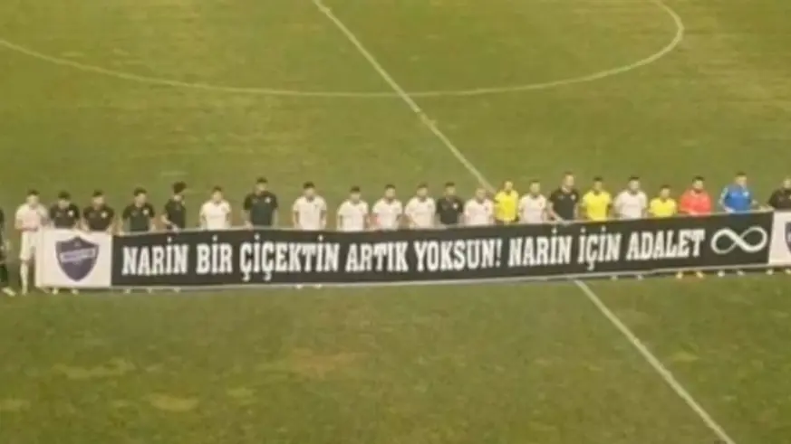 Narin'in ölümü spor müsabakalarına da yansıdı! Orduspor ve Edirnespor Narin için maça siyah pankartla çıktı