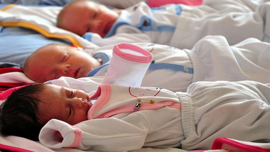 Doğum yardımı ödemeleri annelerin hesaplarına yatırıldı