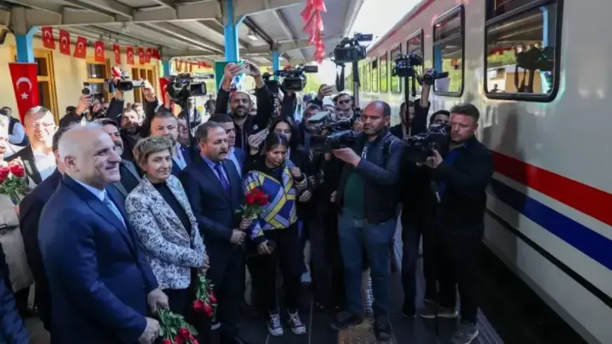 Turistik Diyarbakır Ekspresi coşkuyla karşılandı